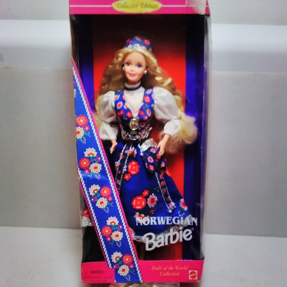 Vintage 1995 Collectors Edition Norwegian Barbie